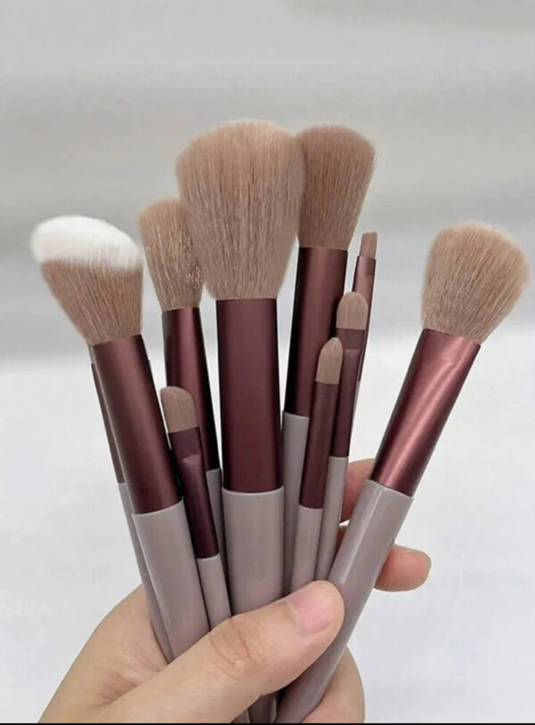 Make-Up Brushes - Image 3